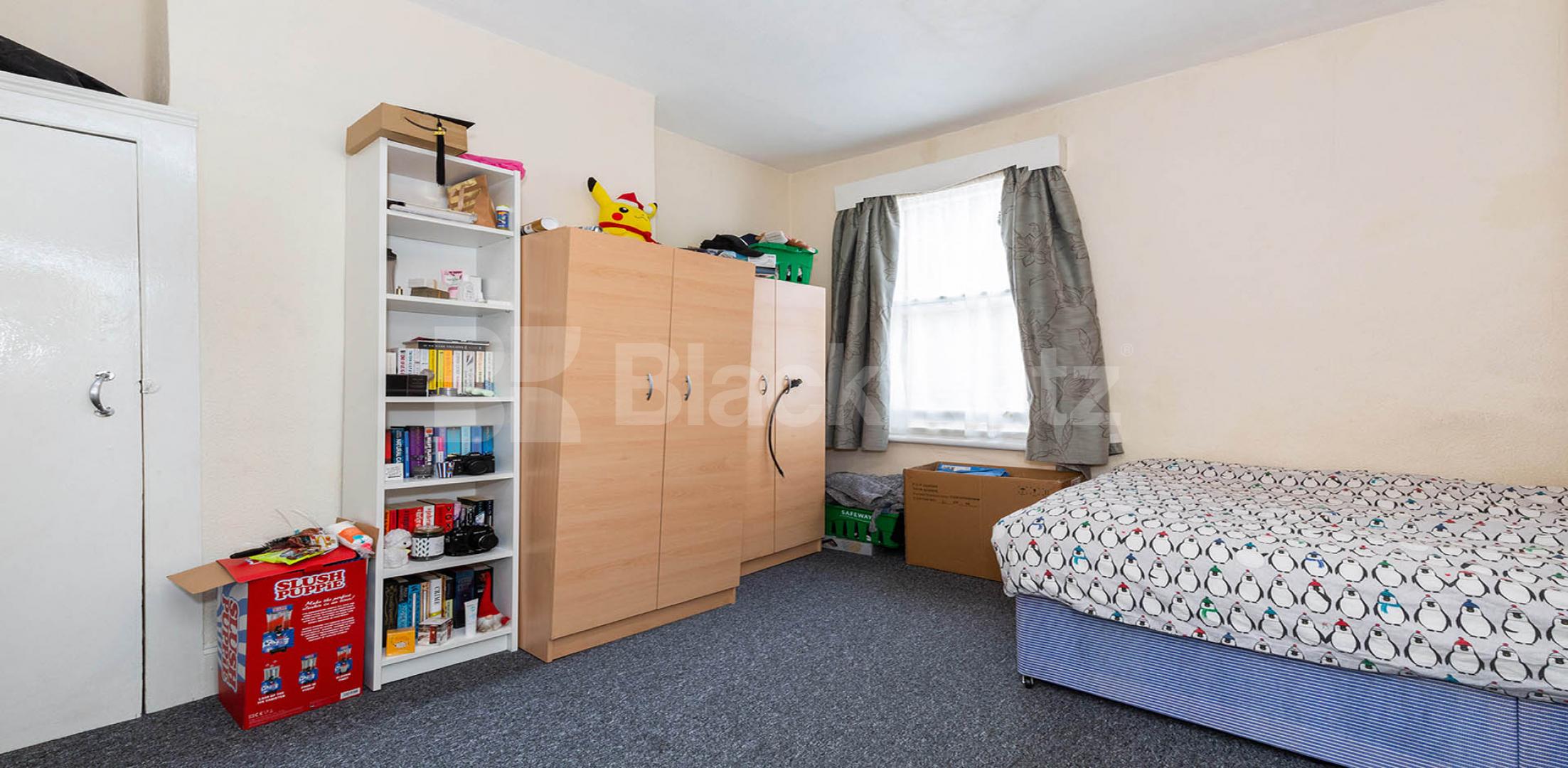			3 / 4 BED!, 4 Bedroom, 1 bath, 1 reception Apartment			 Willoughby Road, TURNPIKE LANE 